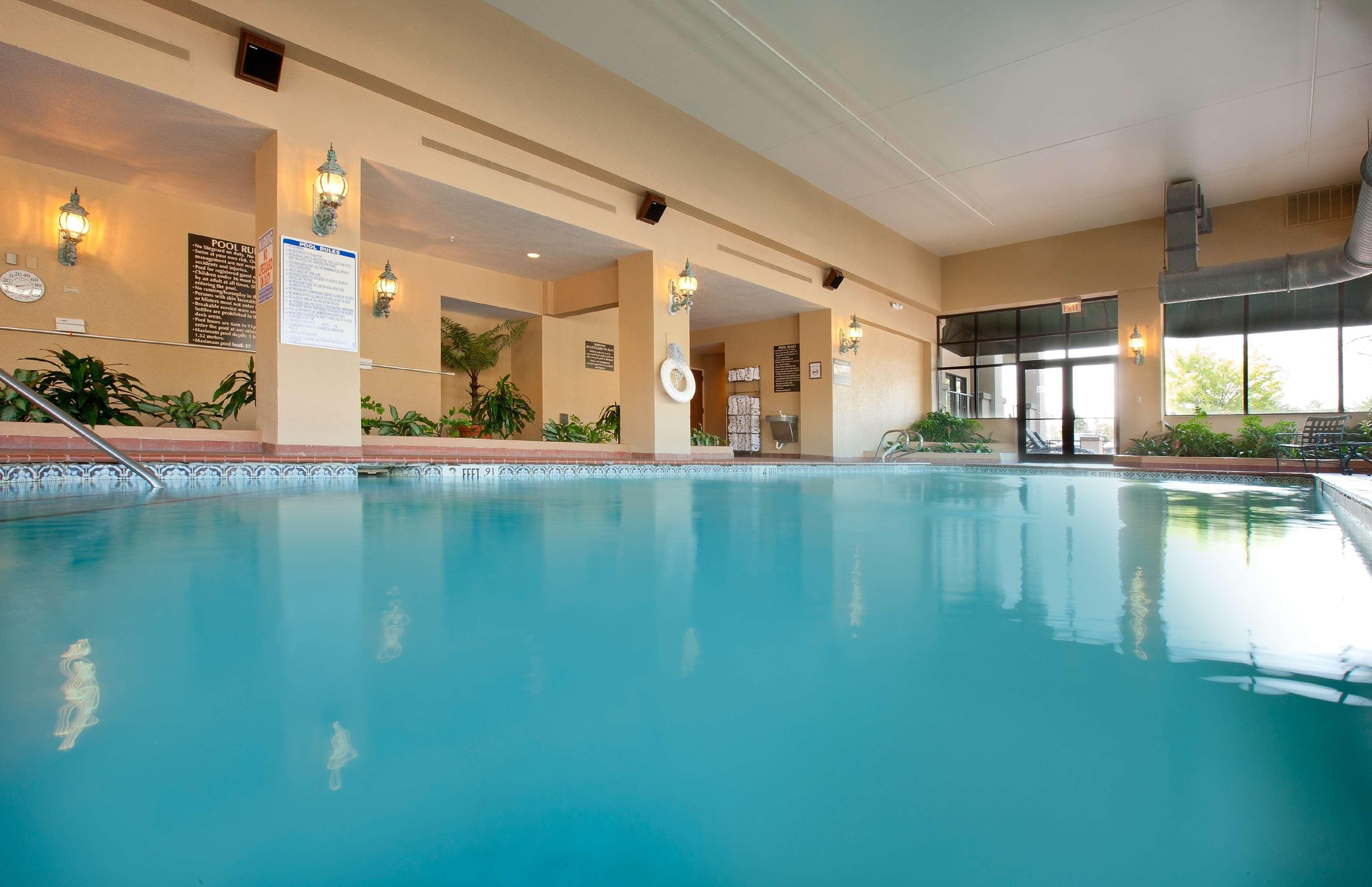 Hotel Embassy By Hilton Greystone