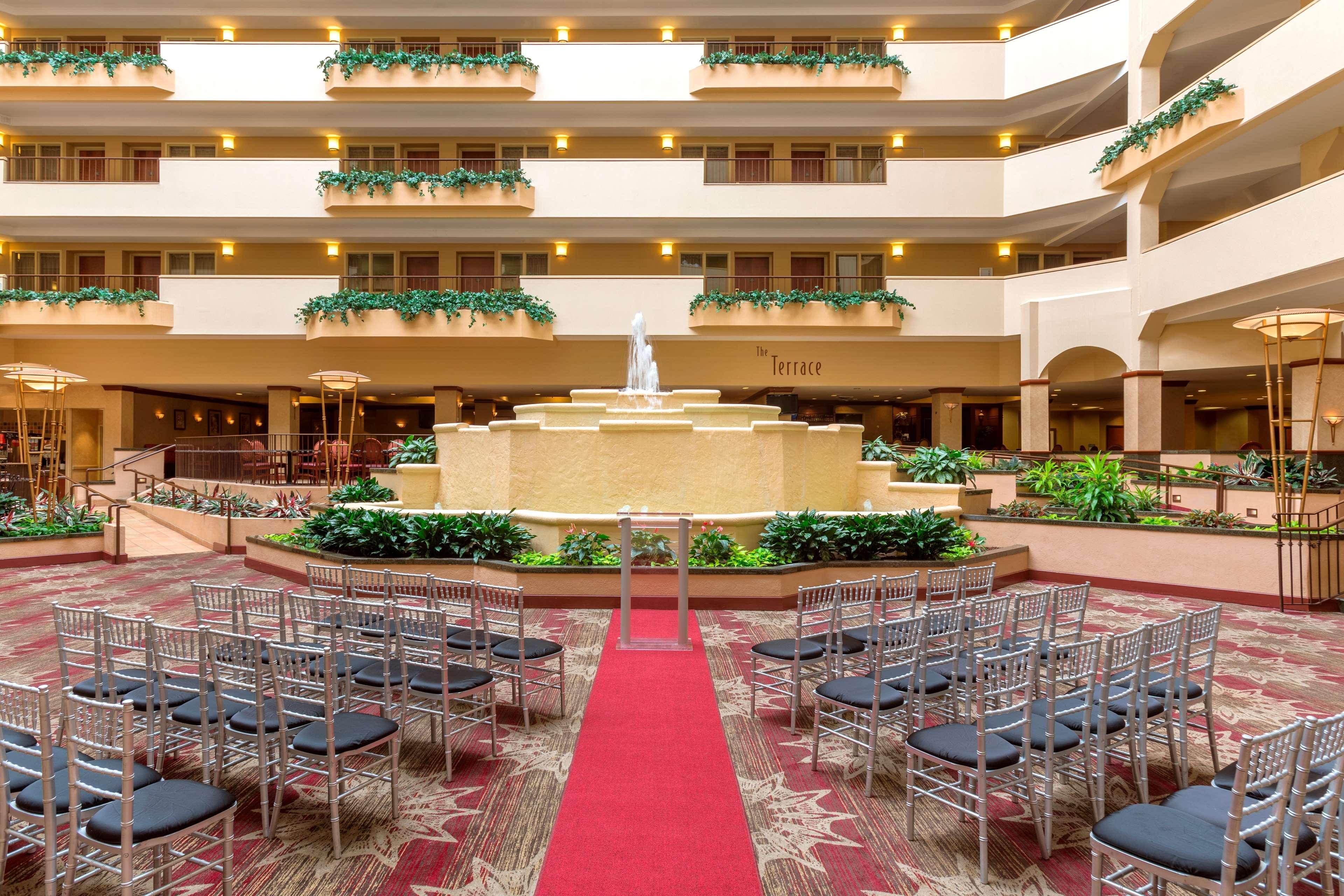 Hotel Embassy By Hilton Greystone