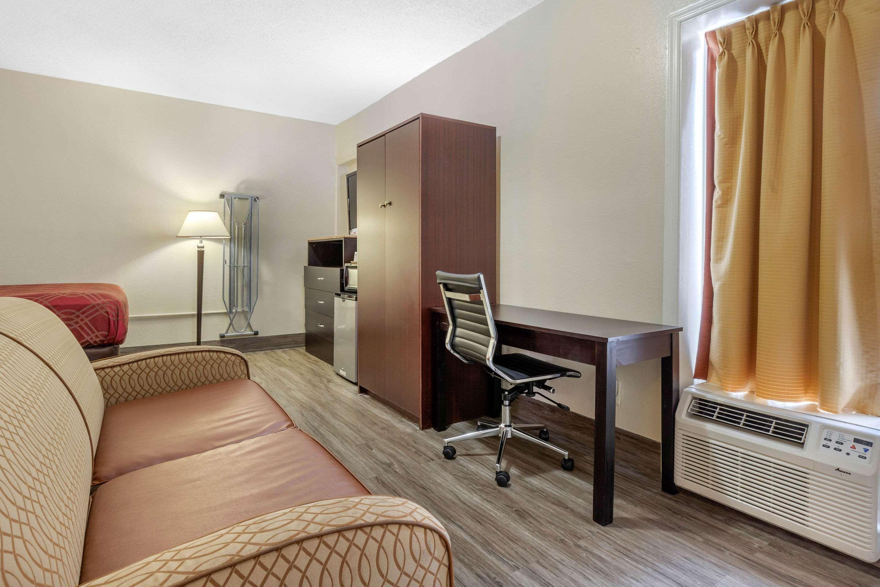 Hotel Econo Jackson