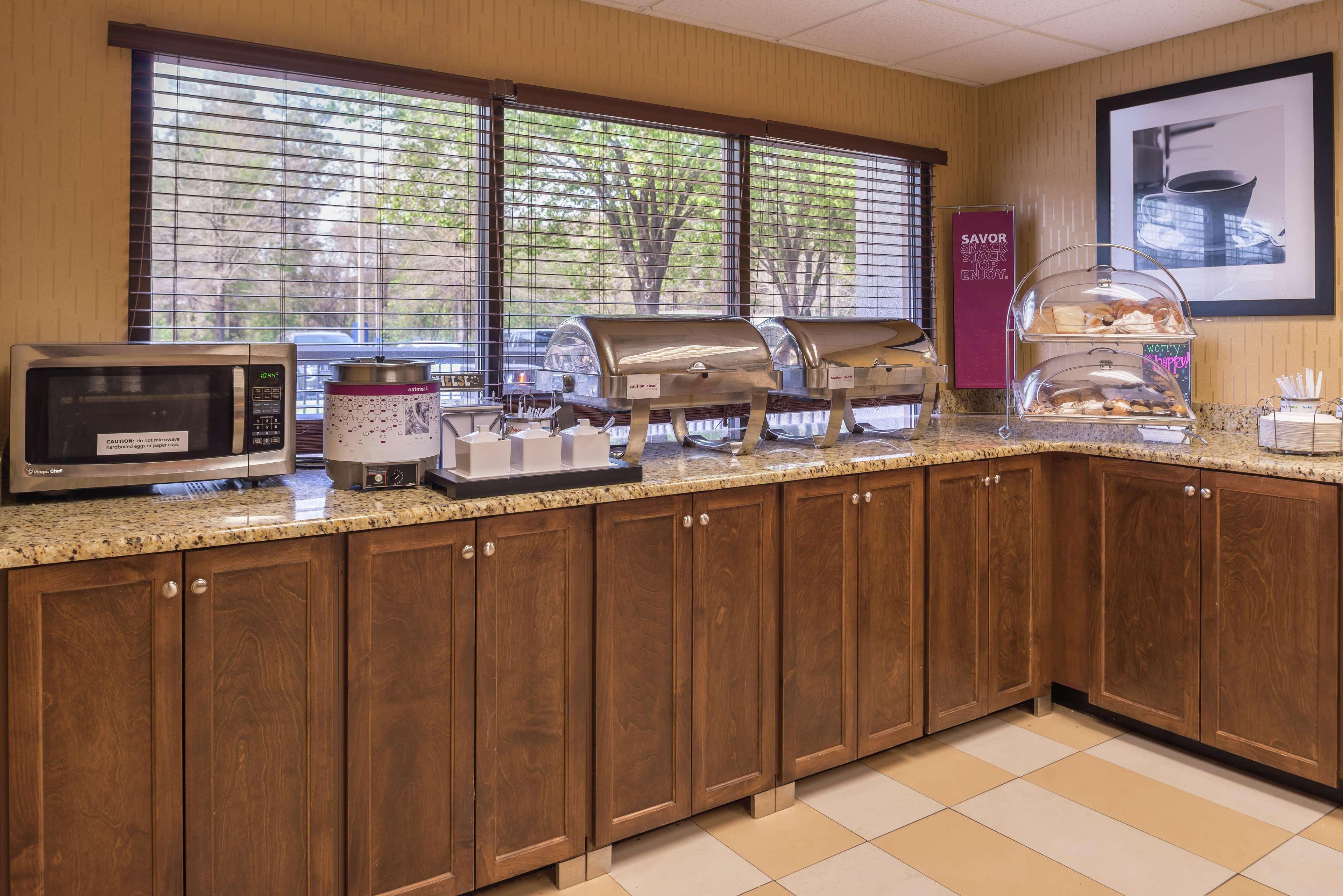 Hampton Northeast-fort Jackson Area Hotel 3*