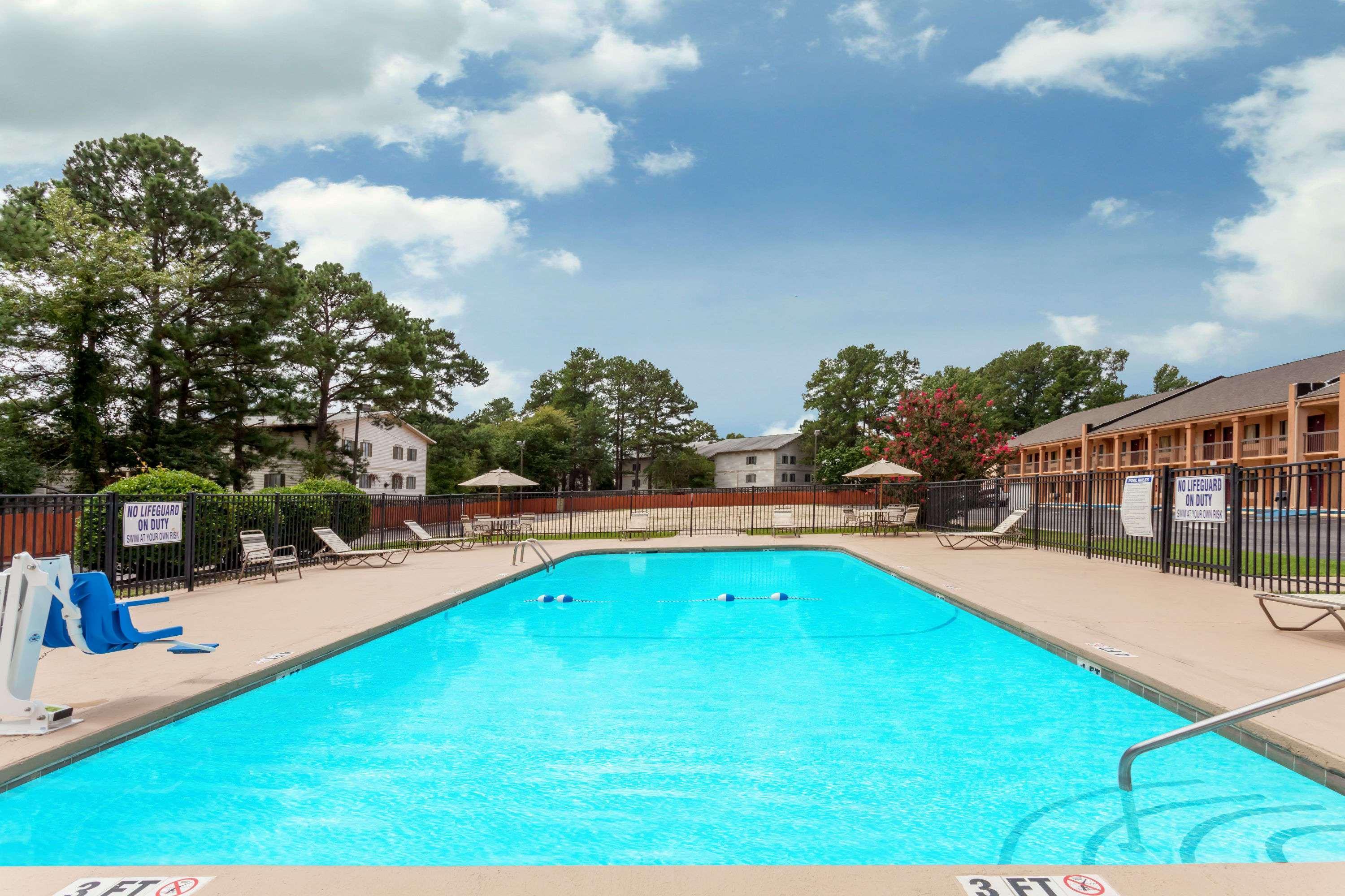 Days By Wyndham Hotel