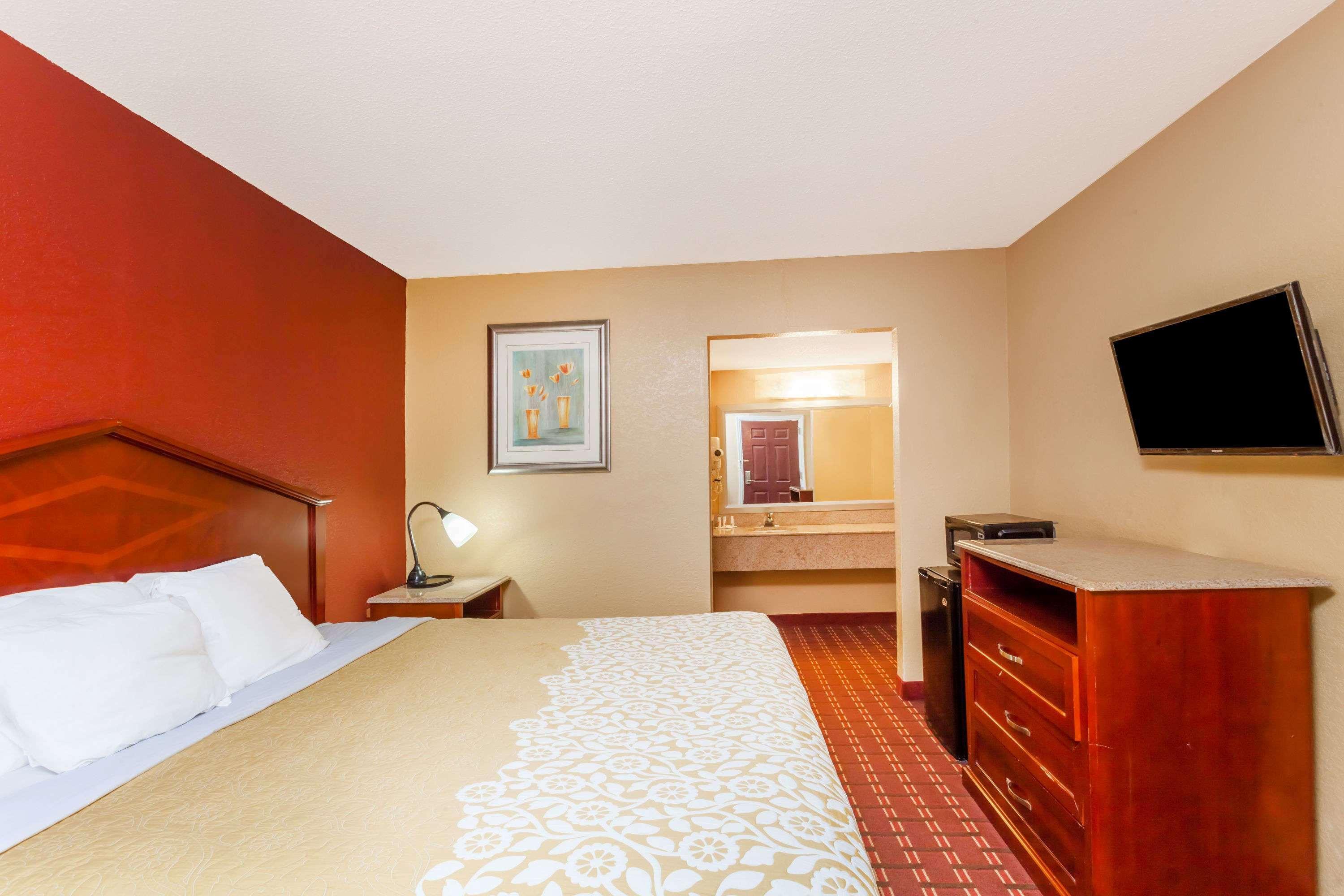 Days By Wyndham Hotel