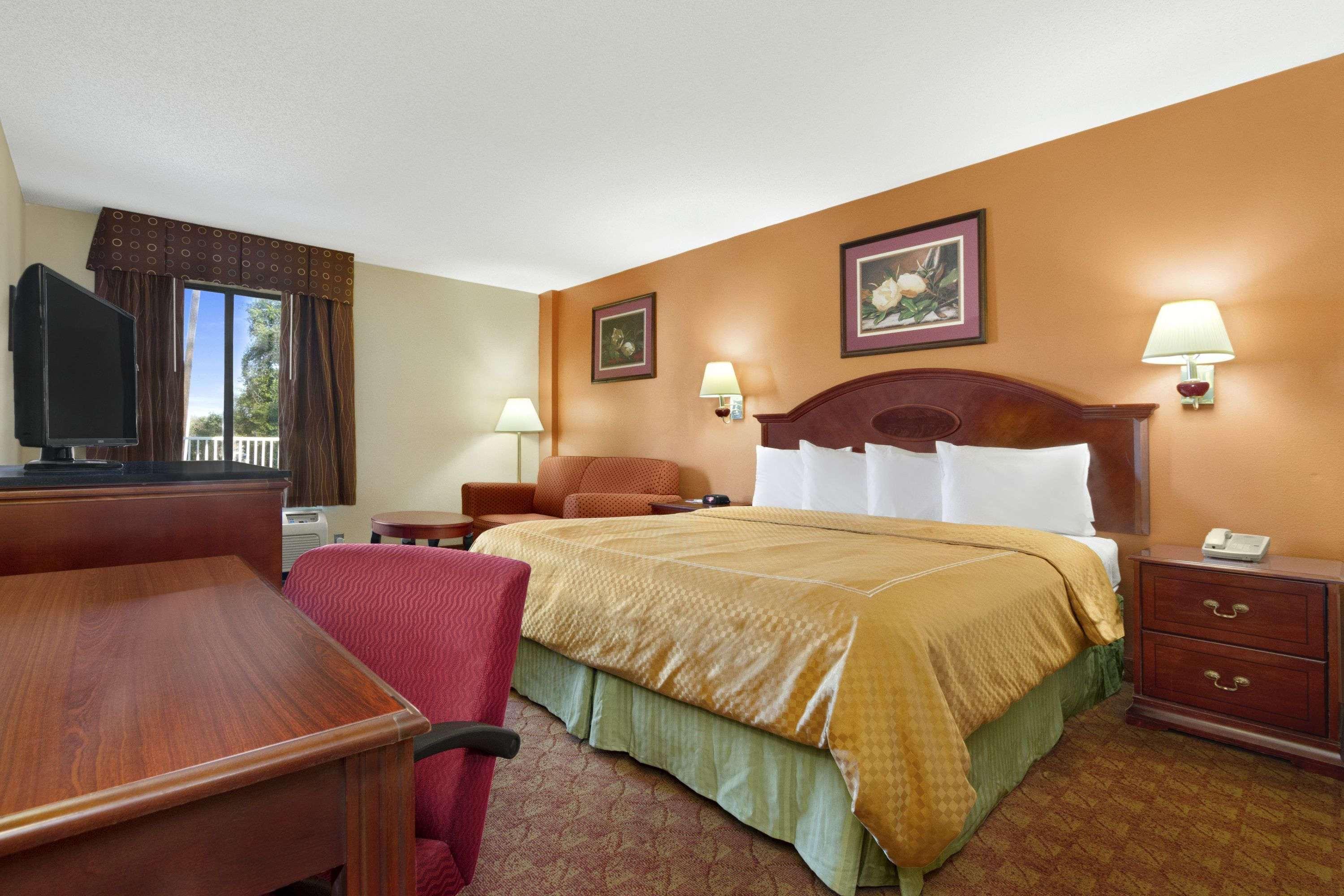 Ramada Limited - Columbia