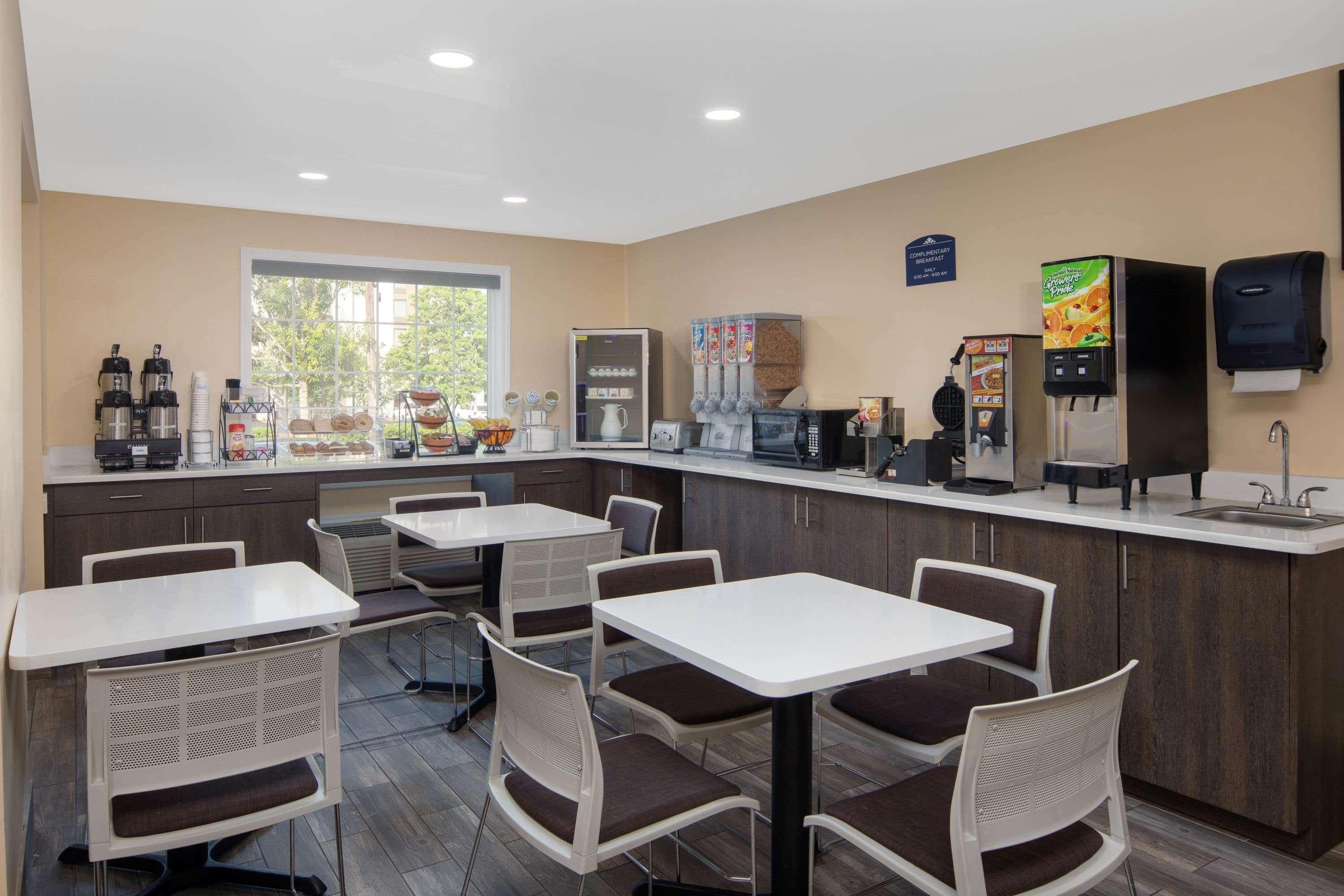 Microtel & By Wyndham Jackson N Columbia