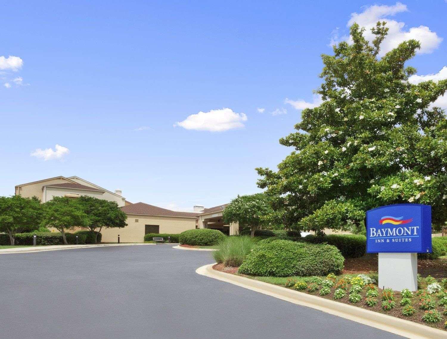 Baymont By Wyndham Northwest Hotel
