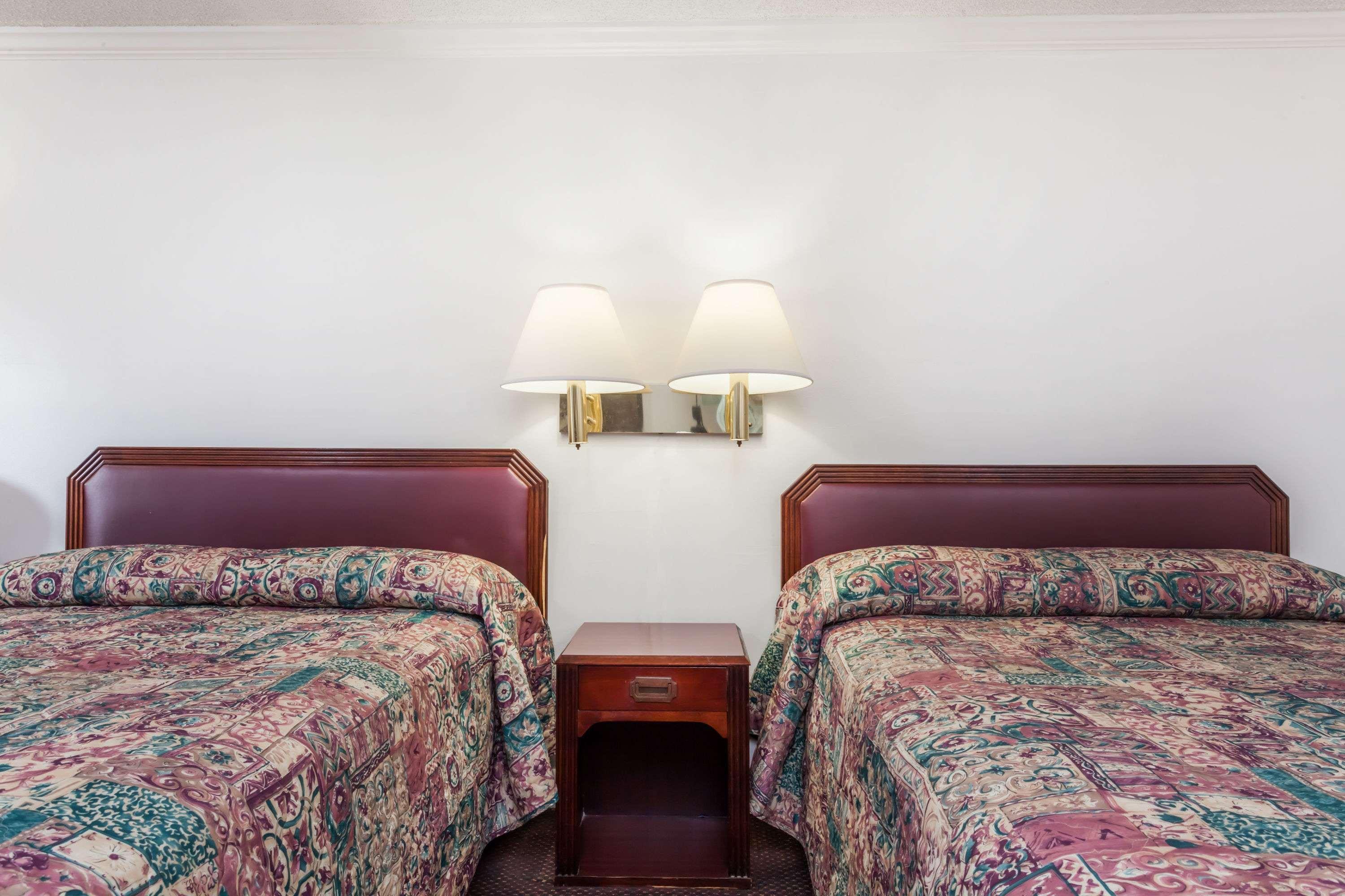 Knights - Hotel Columbia
