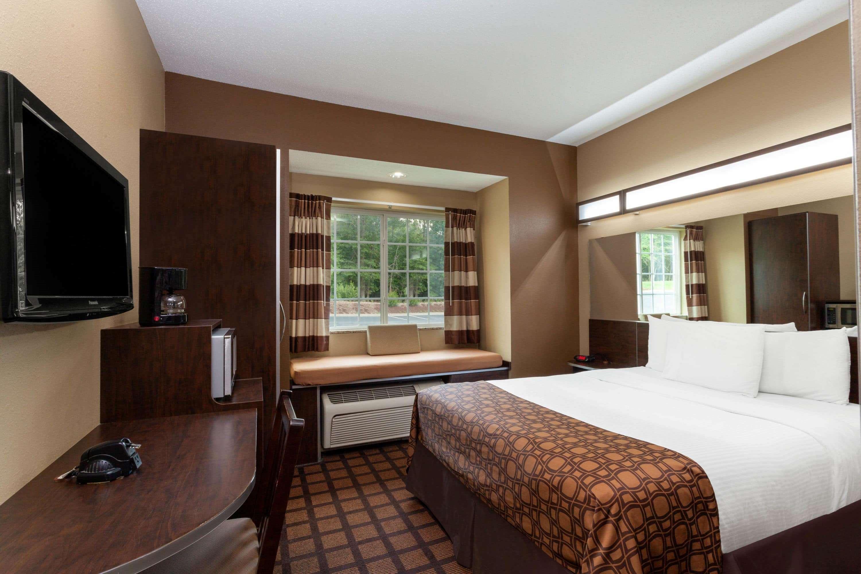 Microtel & By Wyndham Motel