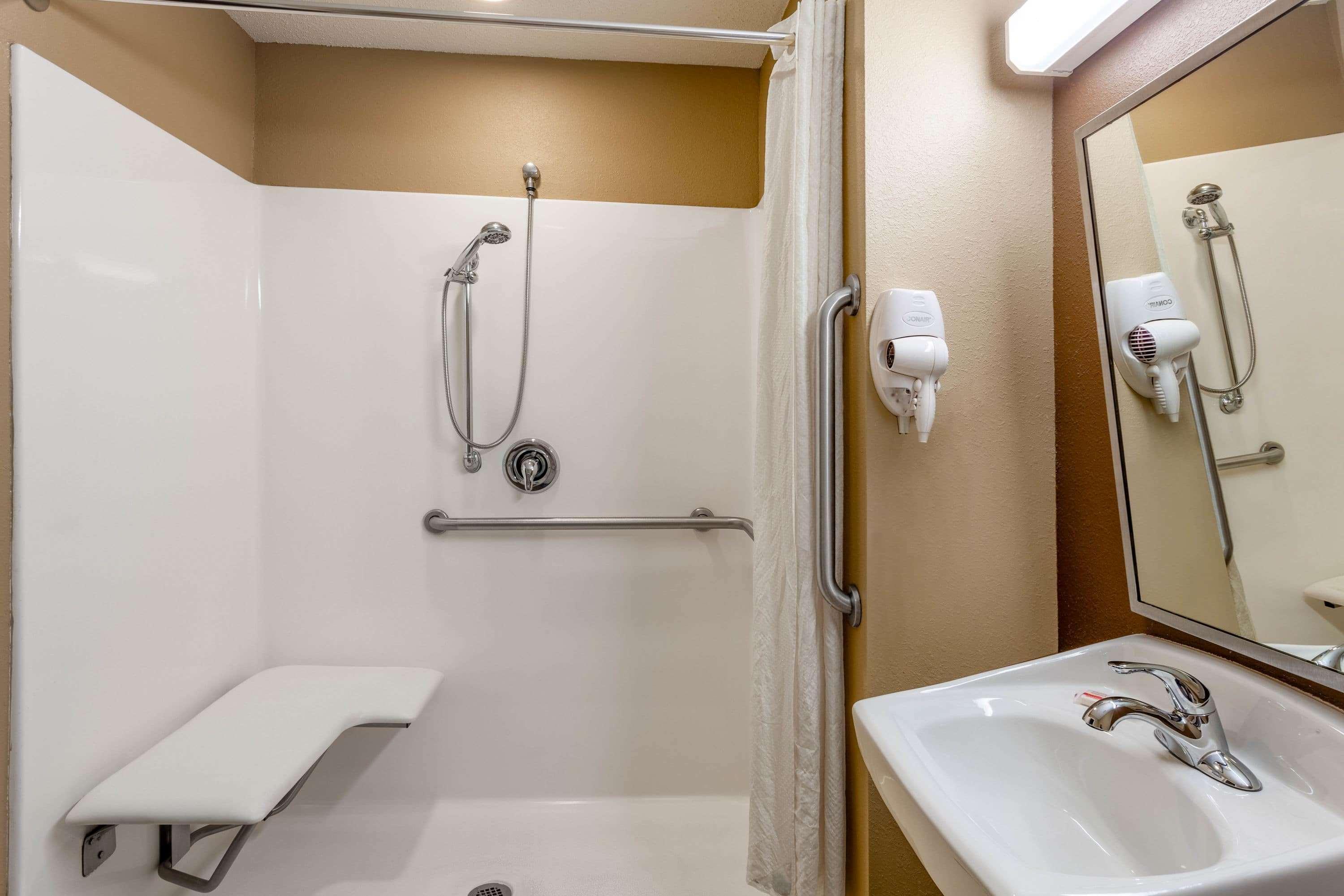 Microtel & By Wyndham