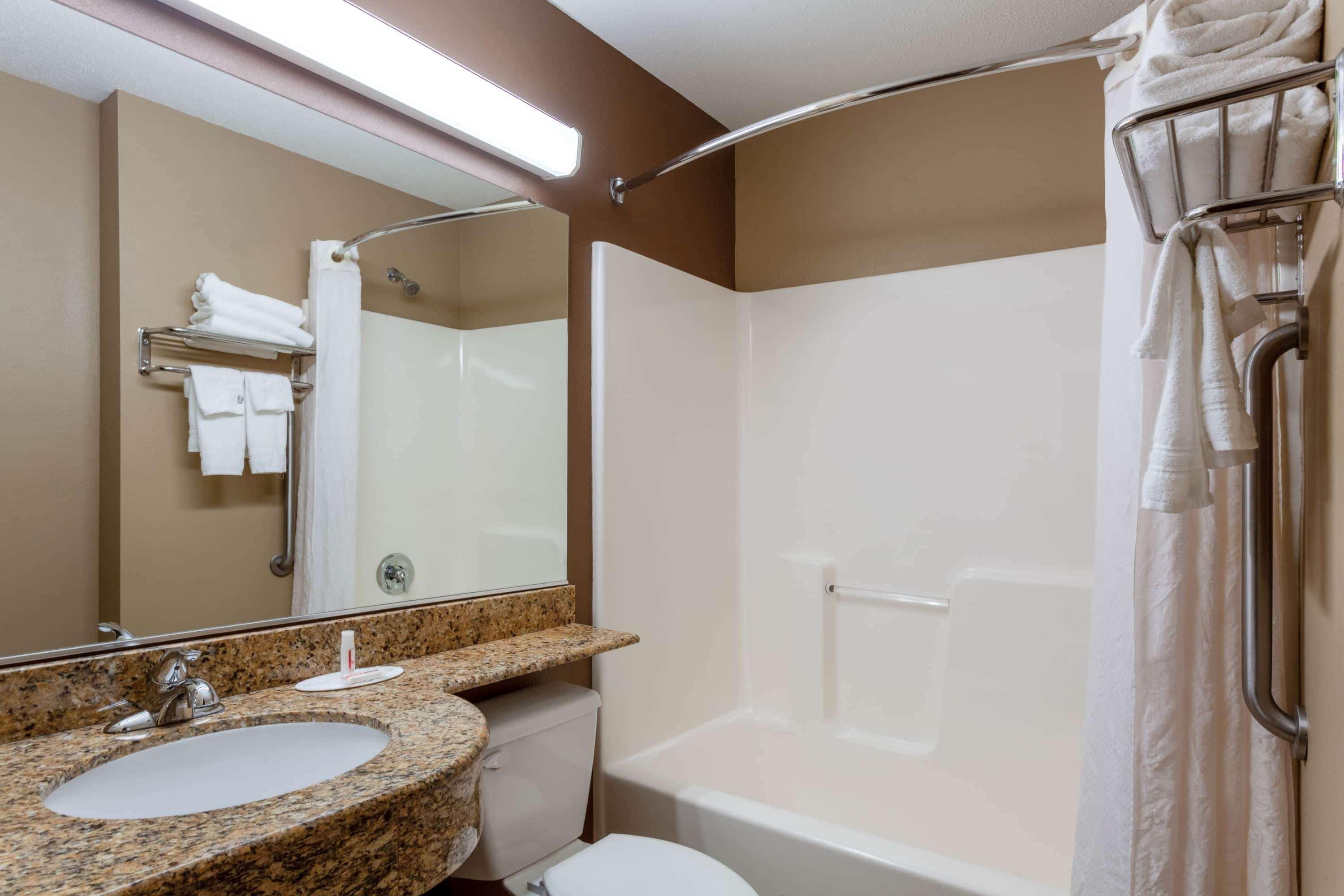 Microtel & By Wyndham Motel 3*