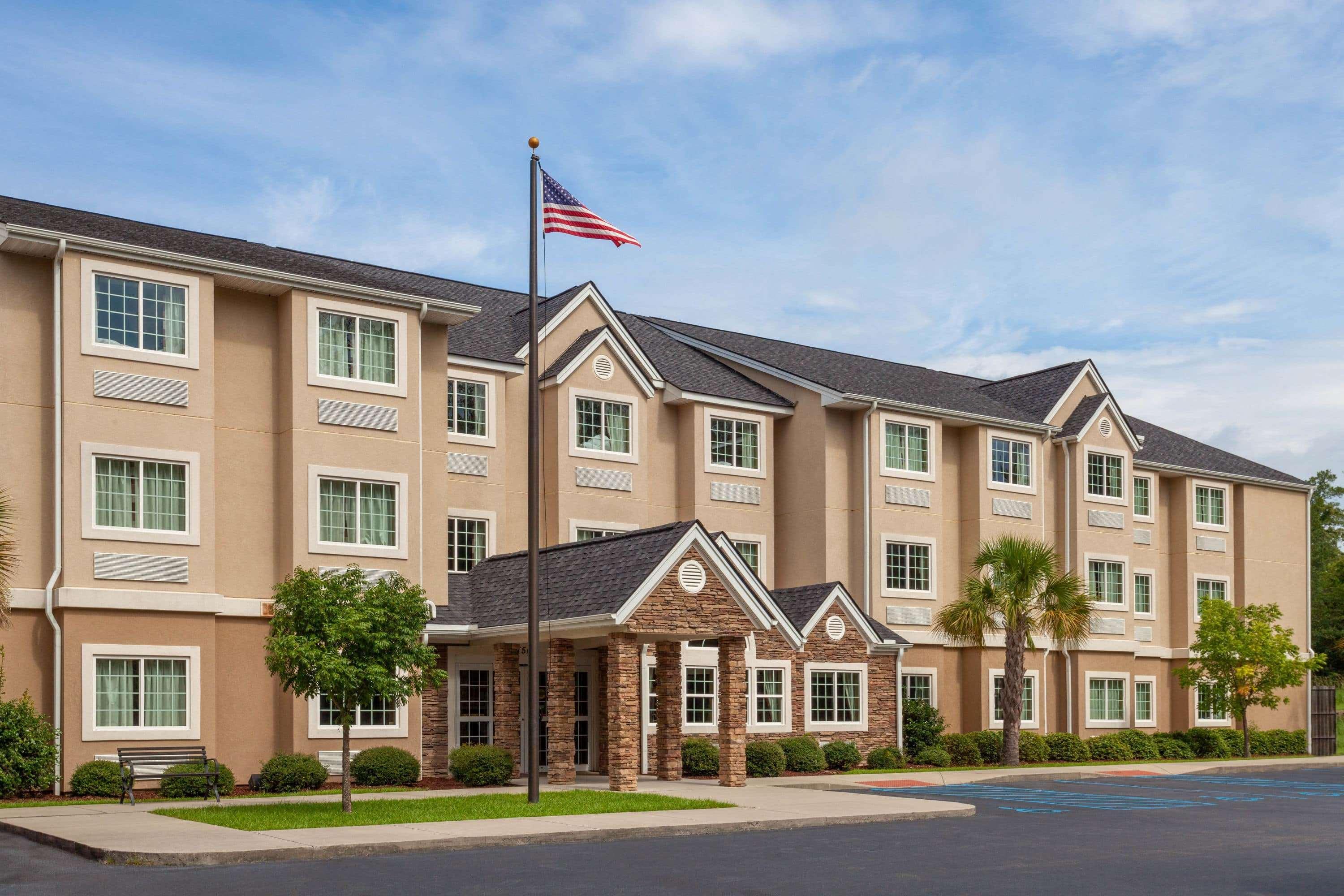 Microtel & By Wyndham Motel 3*