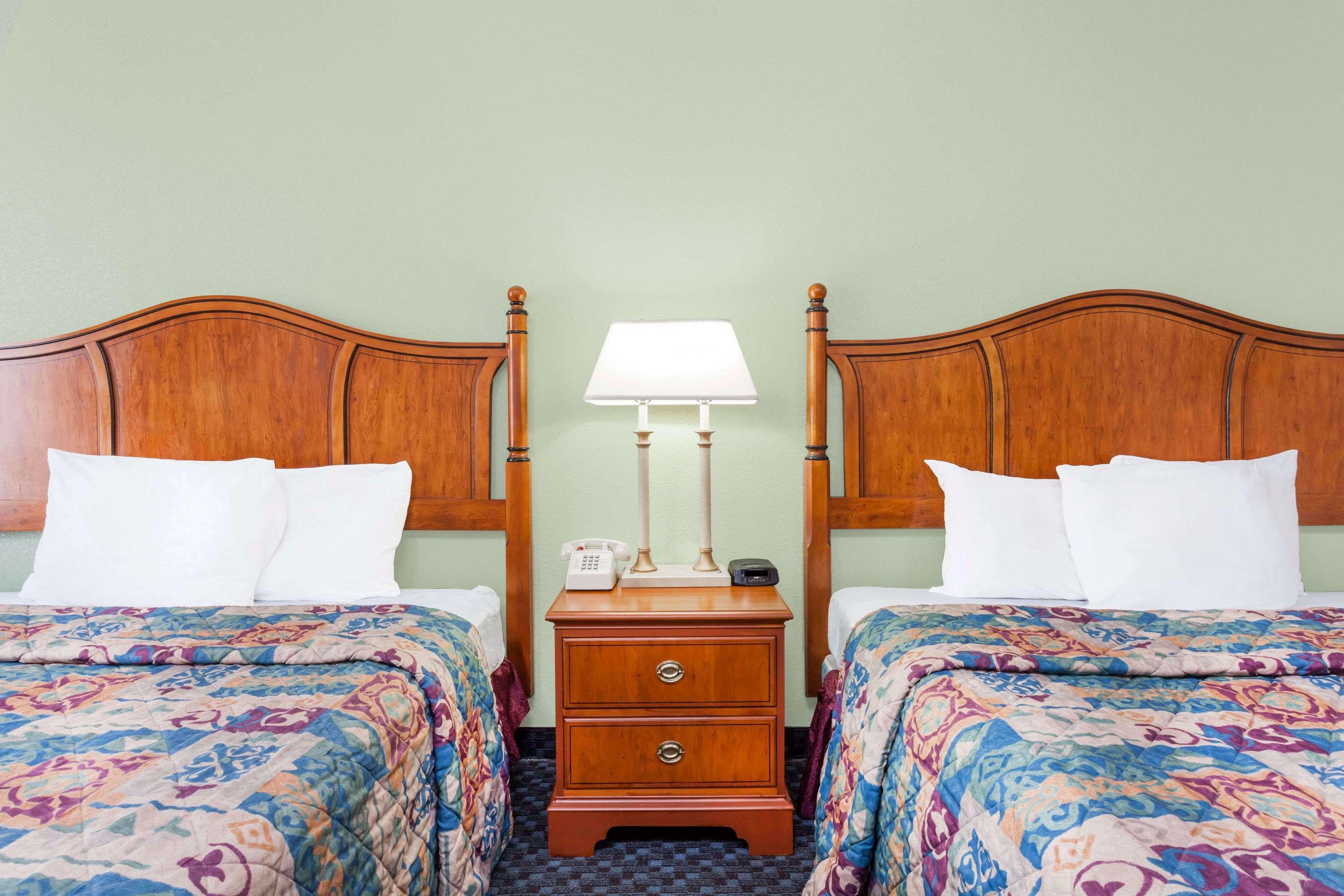 Hotel Days & By Wyndham Se Ft Jackson
