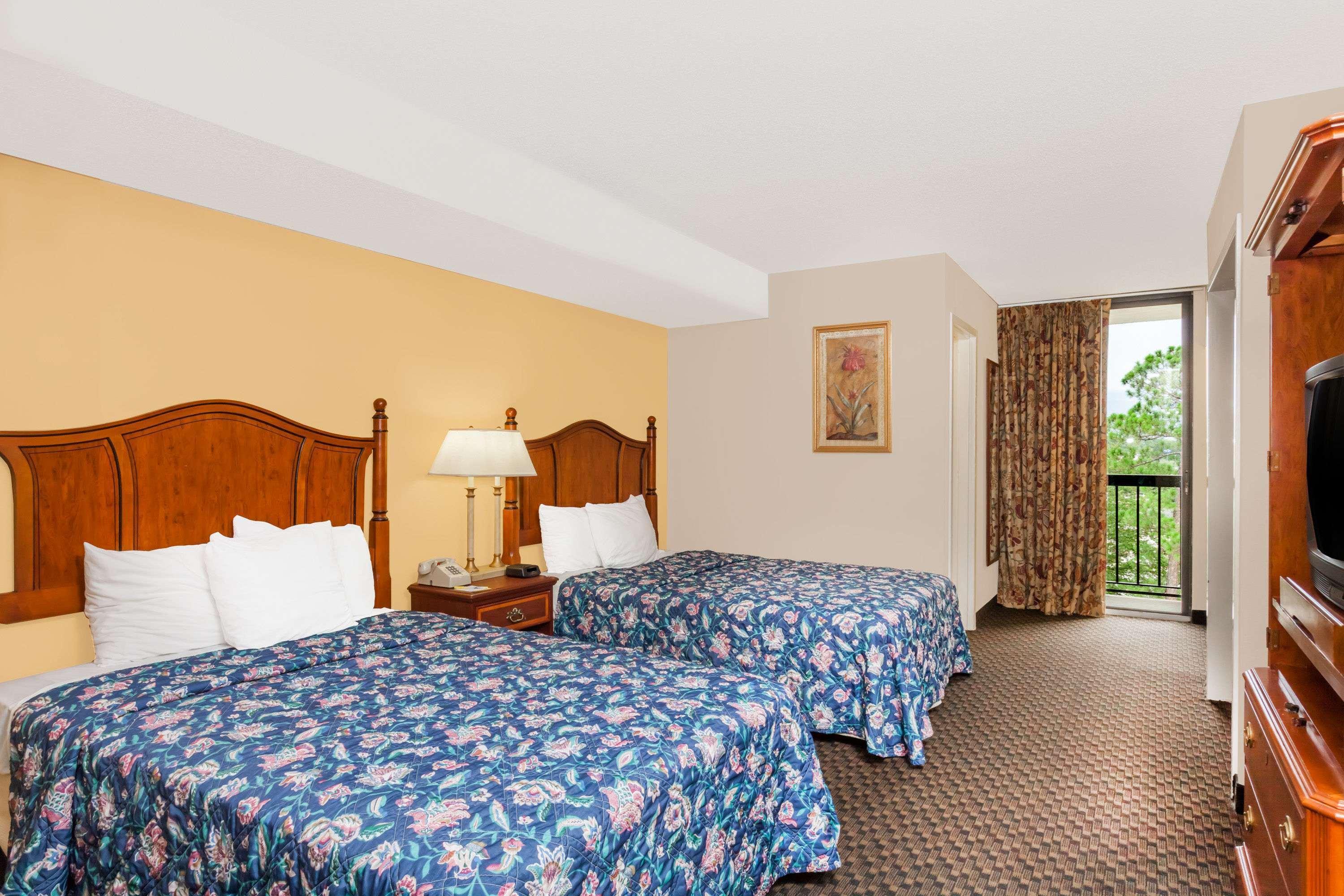 Days & By Wyndham Se Ft Jackson Hotel