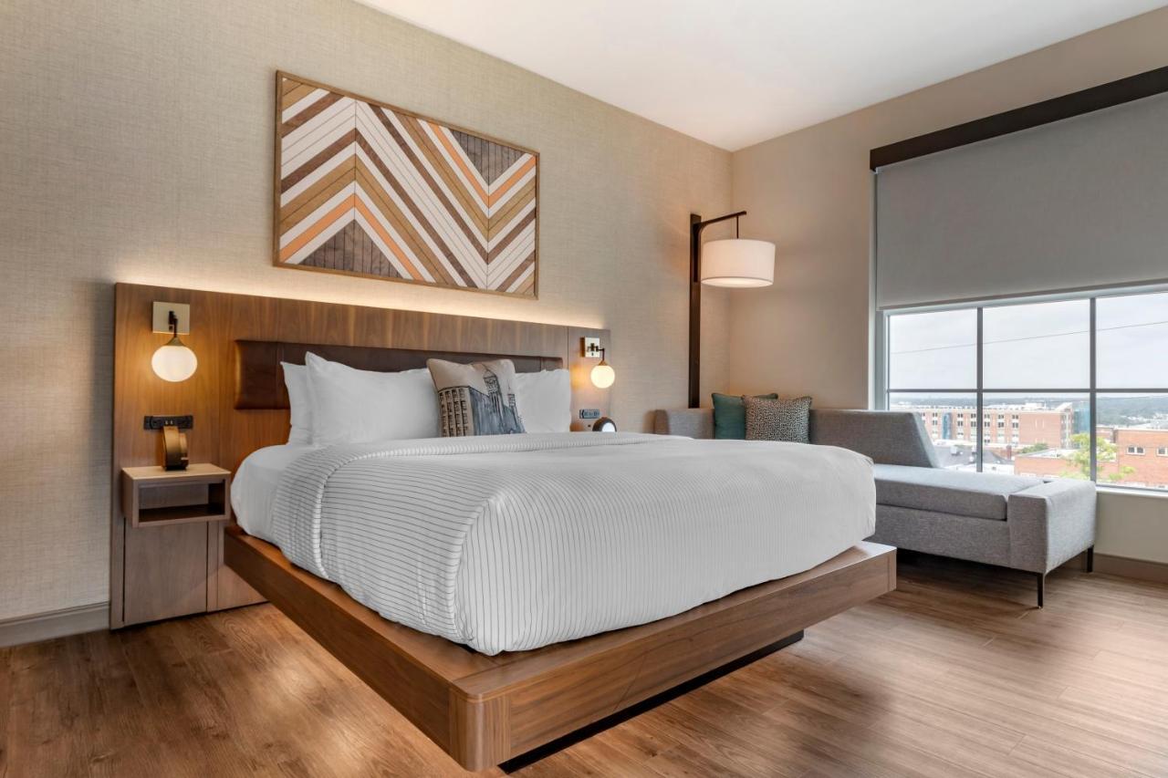 Hotel Cambria Downtown The Vista