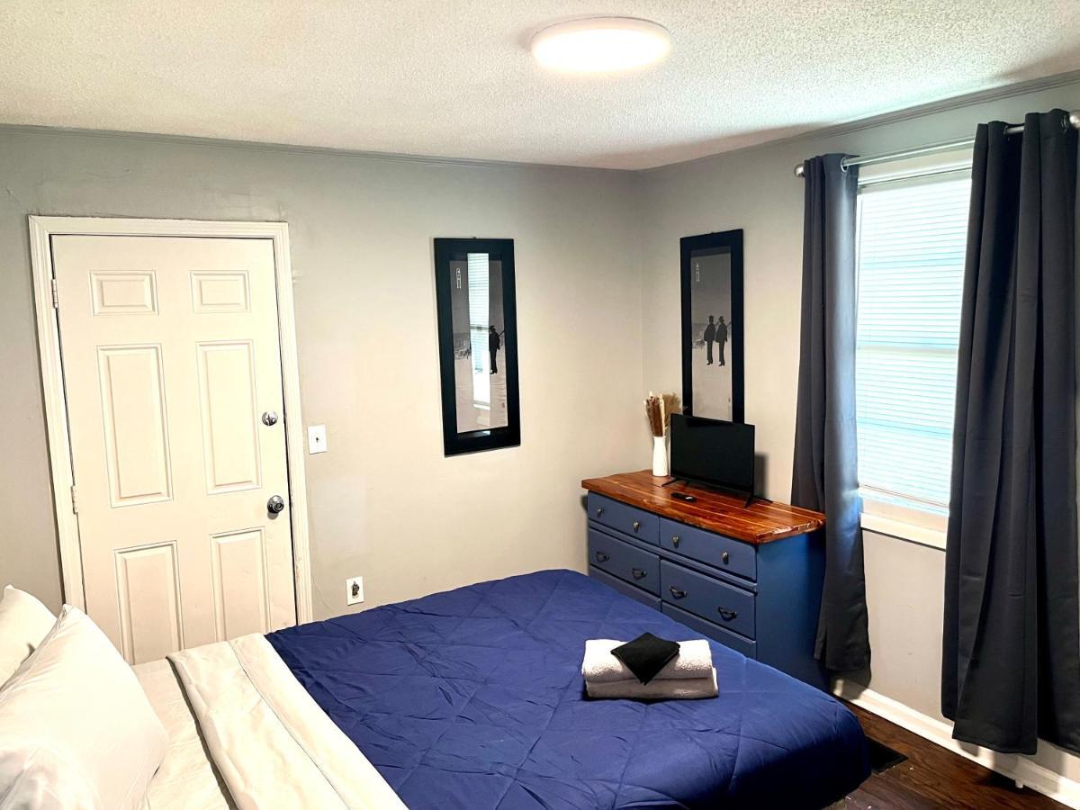 Apartment Renovated Mins From Hospital, Downtown, Ft Jackson, Stadium & State Fair