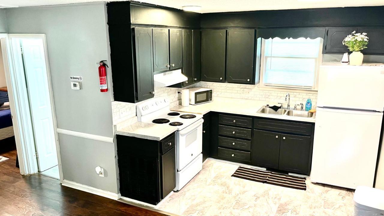 Renovated Mins From Hospital, Downtown, Ft Jackson, Stadium & State Fair Apartment
