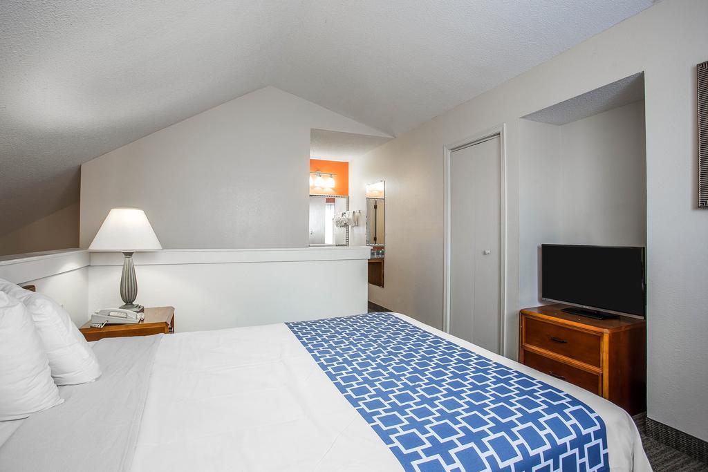 Cloverleaf - Columbia, Sc Hotel 2*