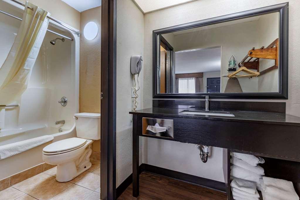 Quality And Ft Jackson Maingate 3* Columbia