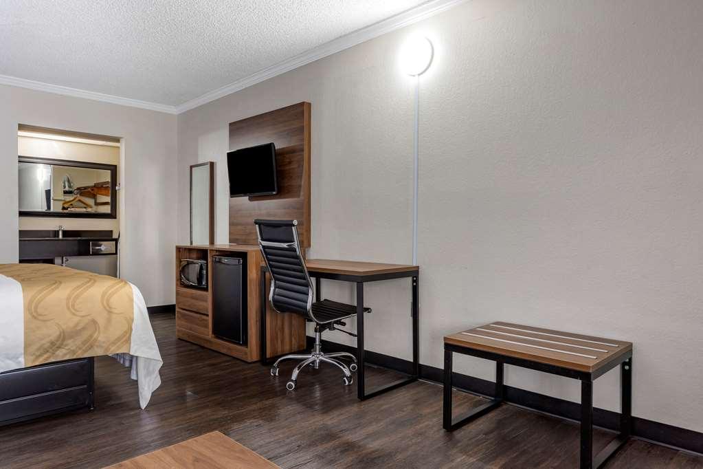Quality And Ft Jackson Maingate Hotel