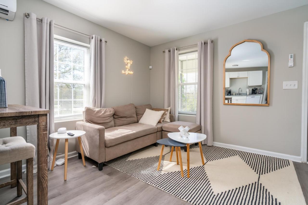 Vibrant 1 Bed Near Downtown Cola! Apartment