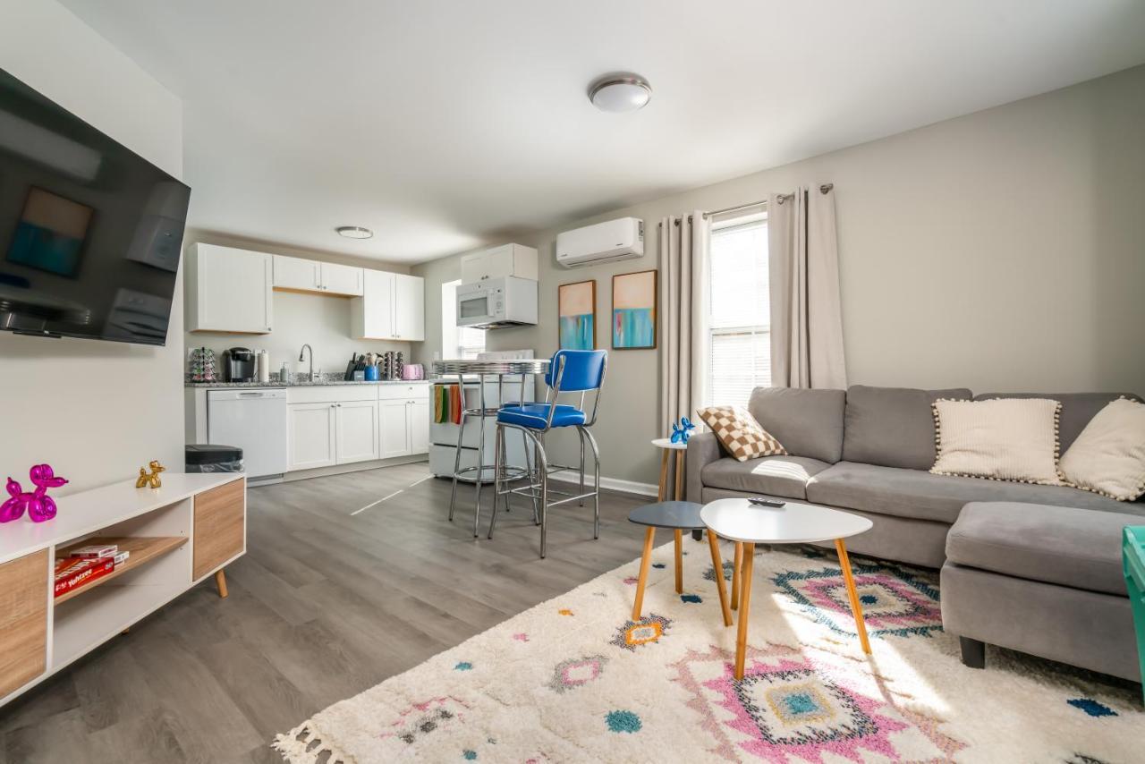 Cozy 1 Bed Near Five Points! Bring Your Pets! Columbia
