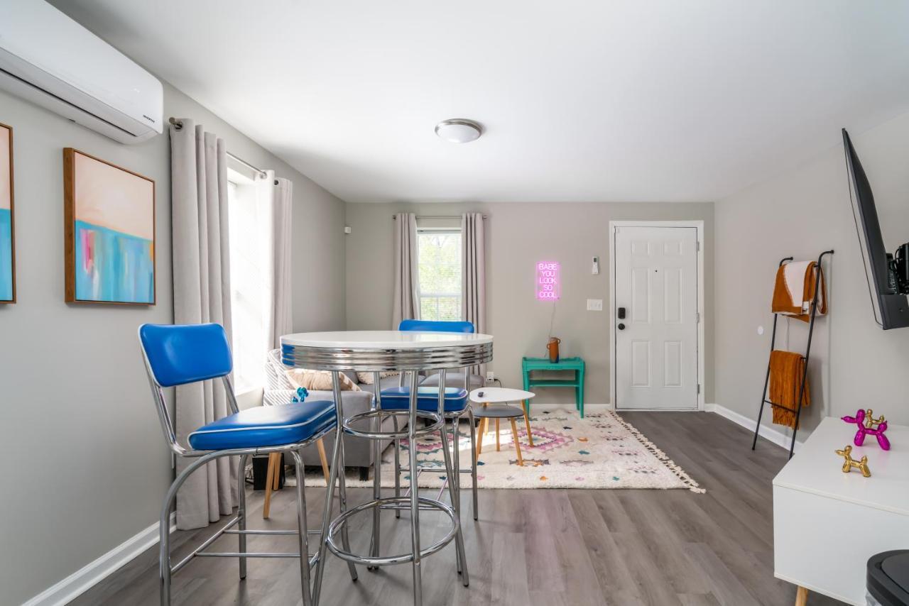 Cozy 1 Bed Near Five Points! Bring Your Pets! Apartment