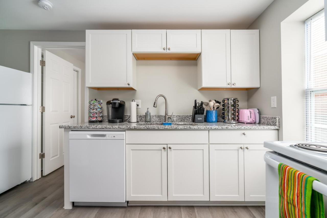 Cozy 1 Bed Near Five Points! Bring Your Pets! Apartment