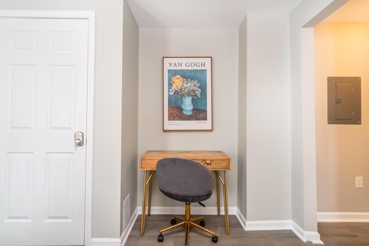 Cozy 1 Bed Near Five Points! Bring Your Pets! Apartment Columbia