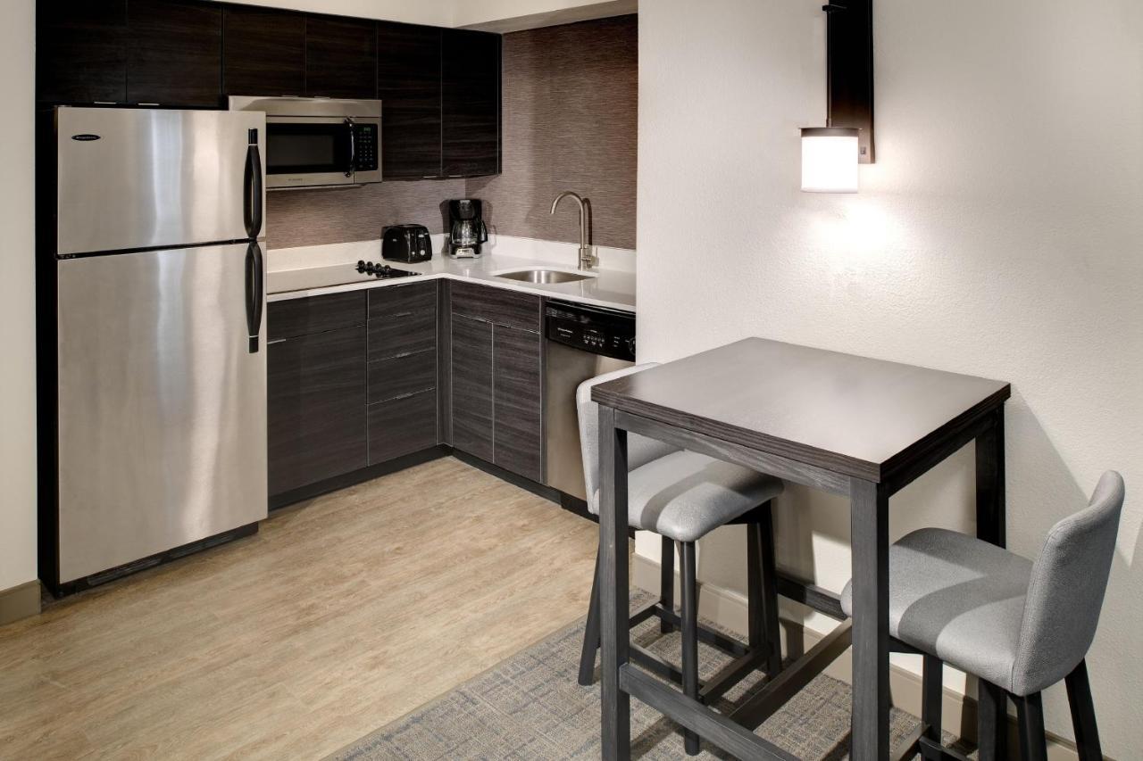 Northeast/fort Jackson Area Hotel 3*