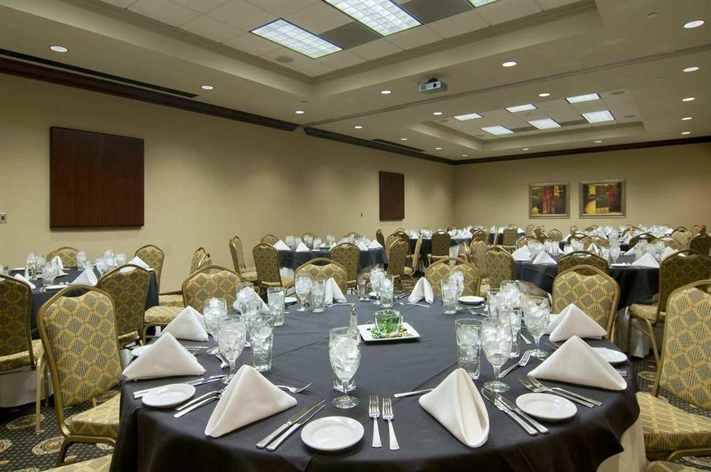 Hilton Center 4*