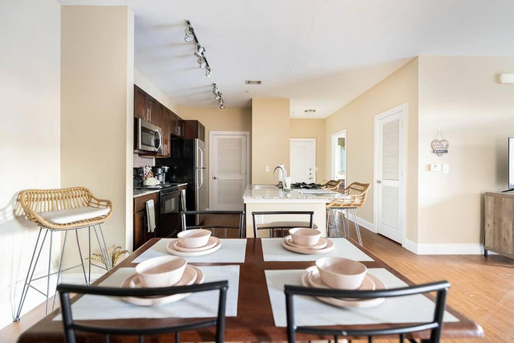 Modern & Cozy2br Near Ft Jackson Apartment