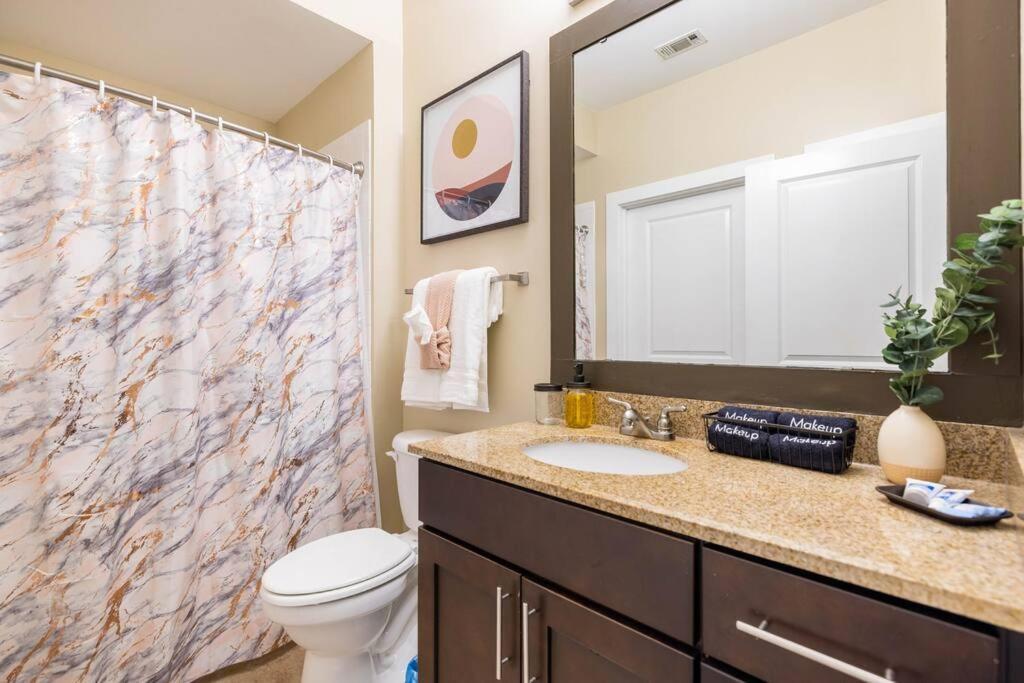 Modern & Cozy2br Near Ft Jackson *