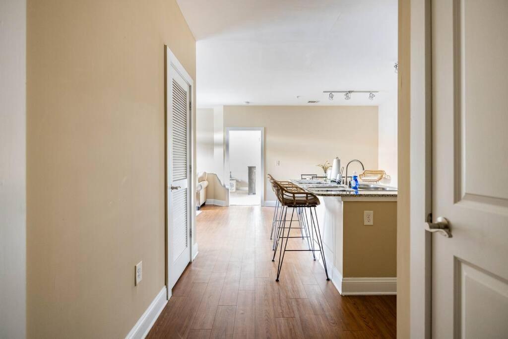 Modern & Cozy2br Near Ft Jackson Apartment *