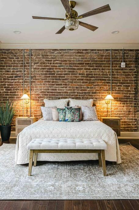 Urban Oasis W/sunroom-downtown