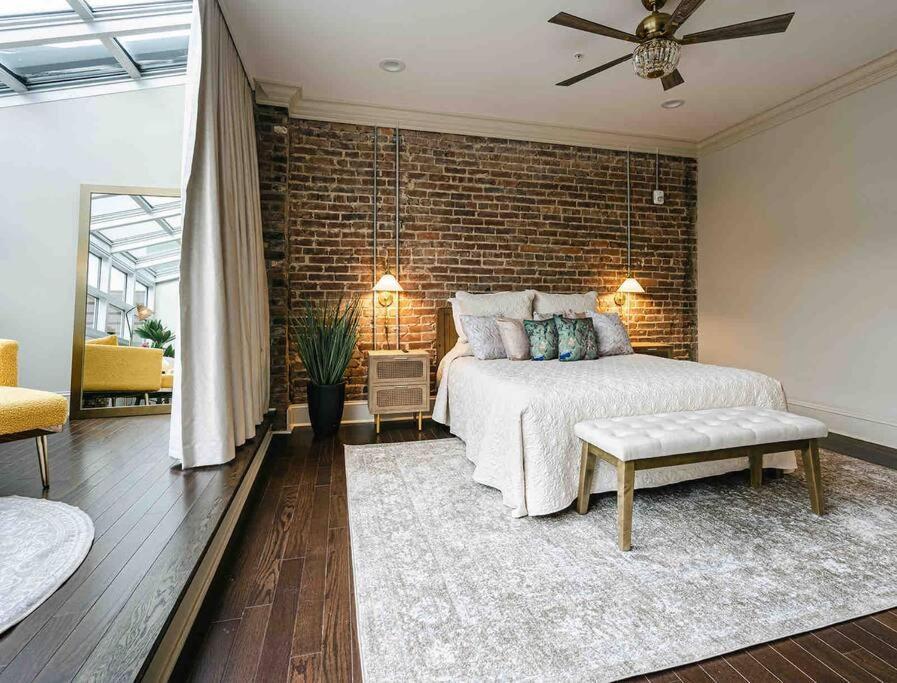 Urban Oasis W/sunroom-downtown *