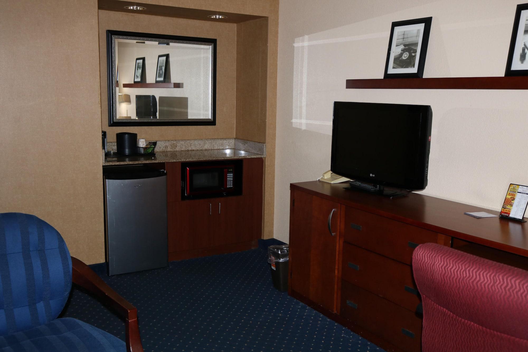 Baymont By Wyndham Northwest Hotel