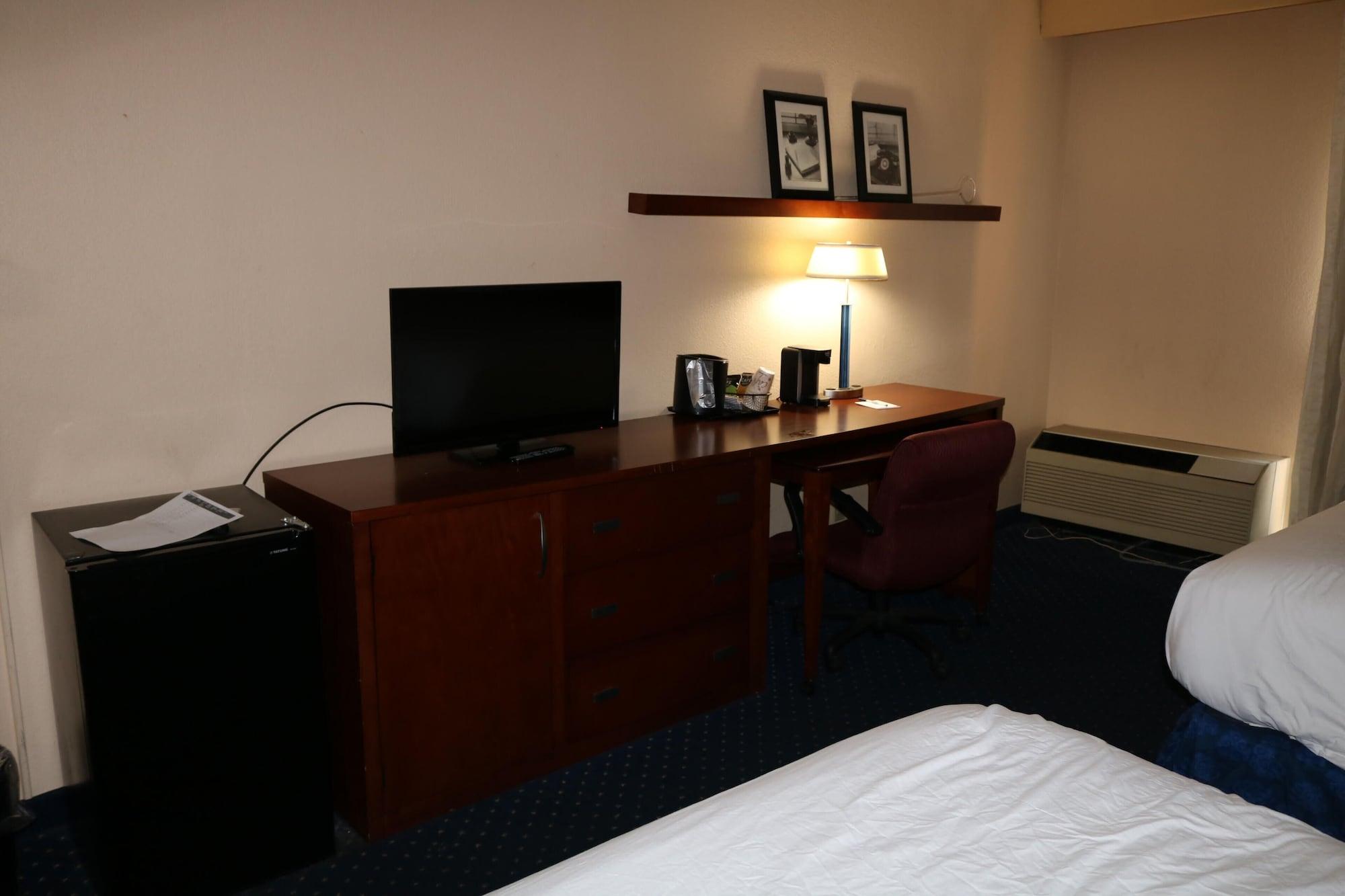 Hotel Baymont By Wyndham Northwest Columbia