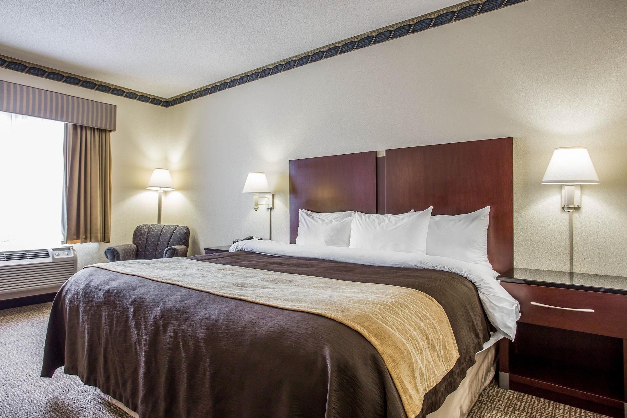 Hotel Comfort & Ftjackson Maingate 3*