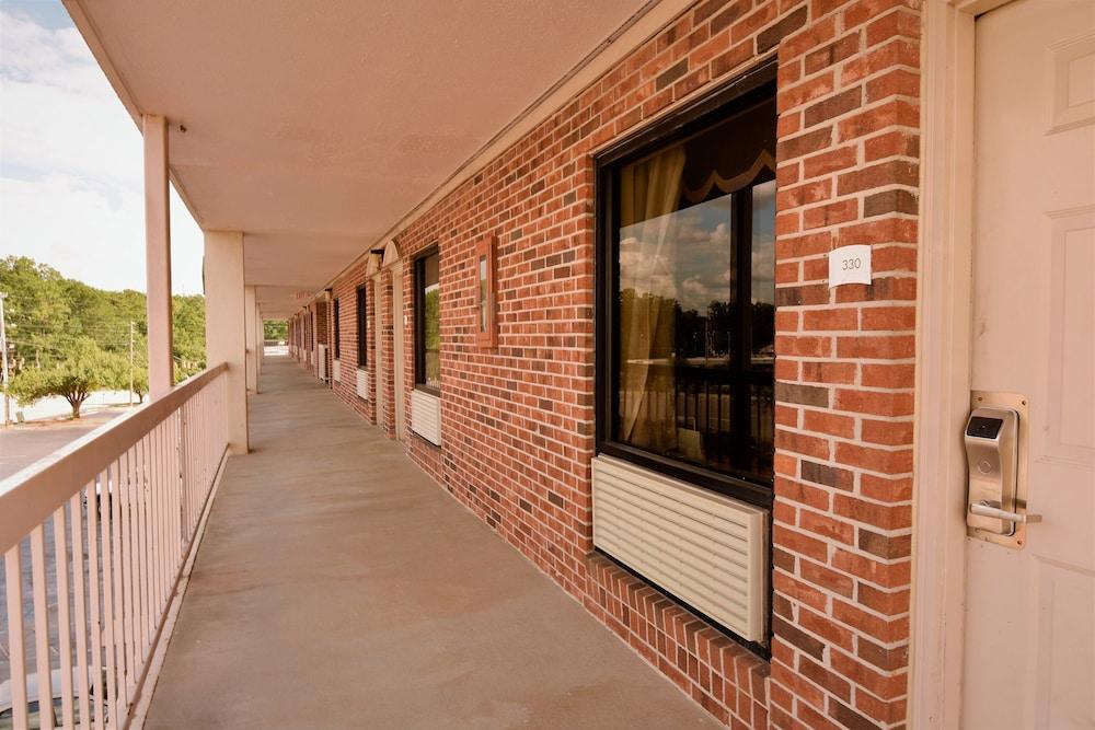 Rodeway Harbison Area 2*