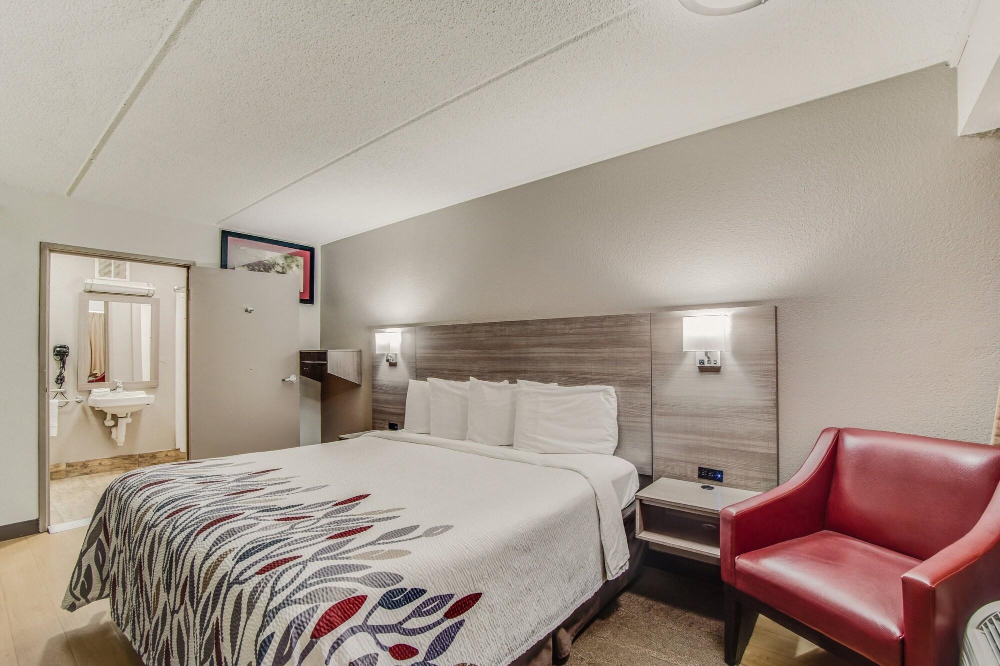 Red Roof East - Ft Jackson Motel 2*