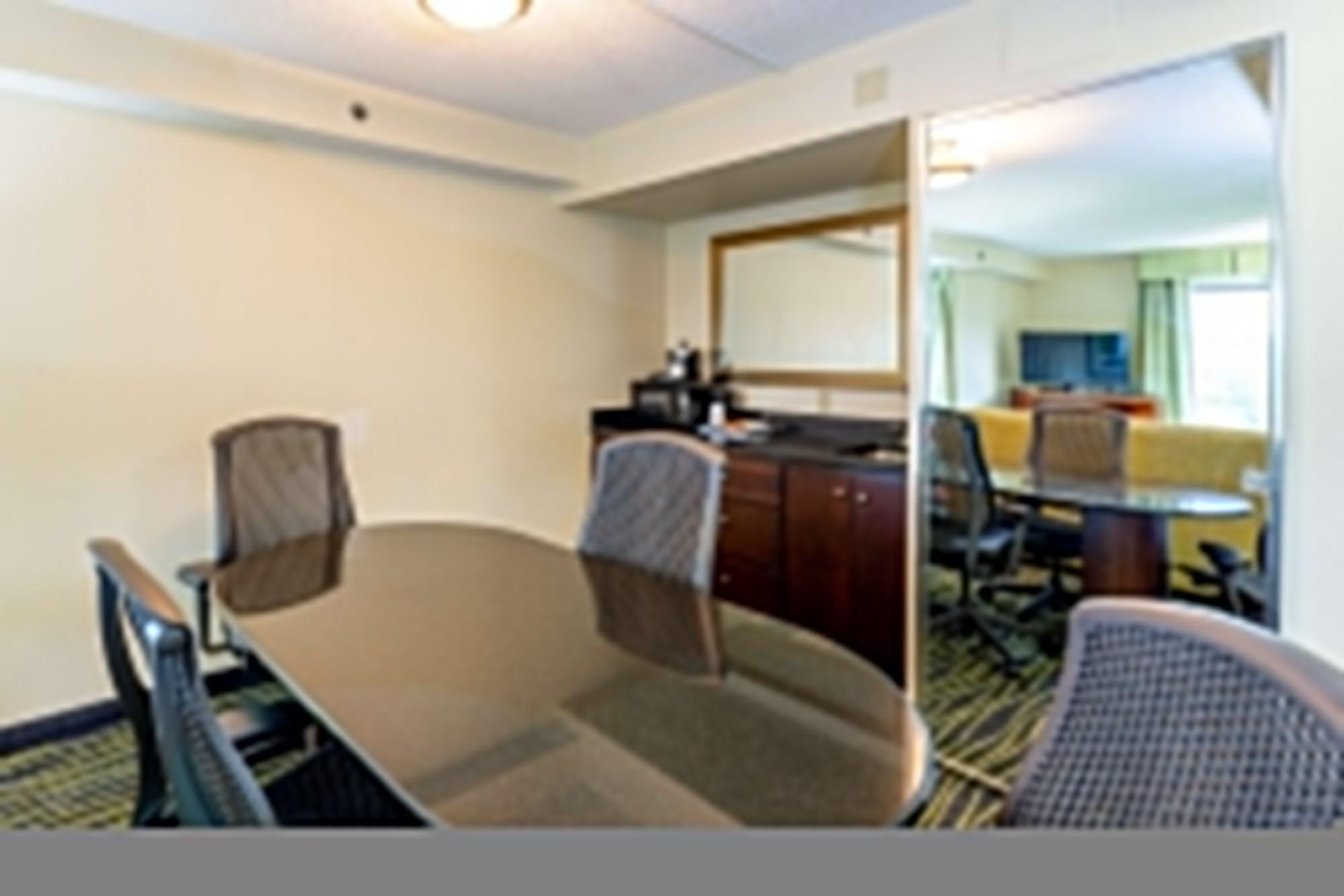 Hotel Hampton I-26/harbison Blvd 3*