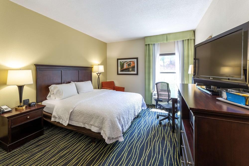 Hampton I-26/harbison Blvd Hotel