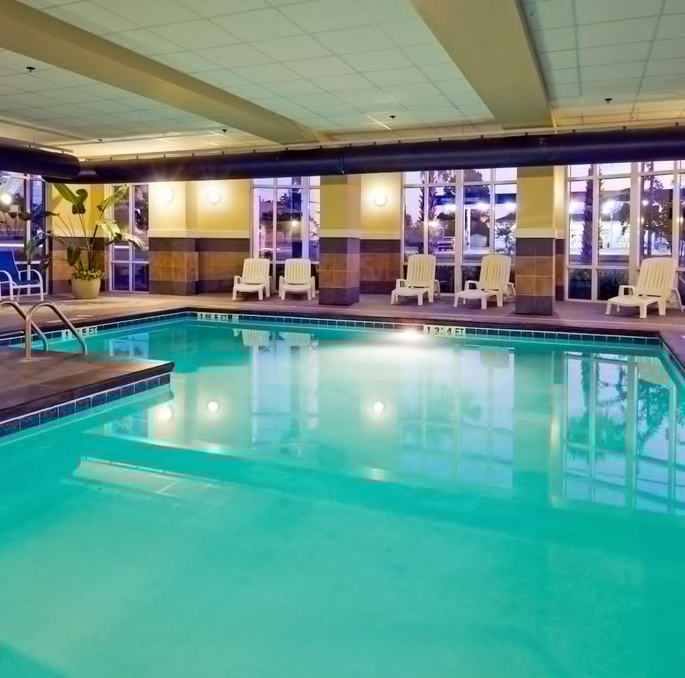 Holiday Express & Columbia-fort Jackson By Ihg