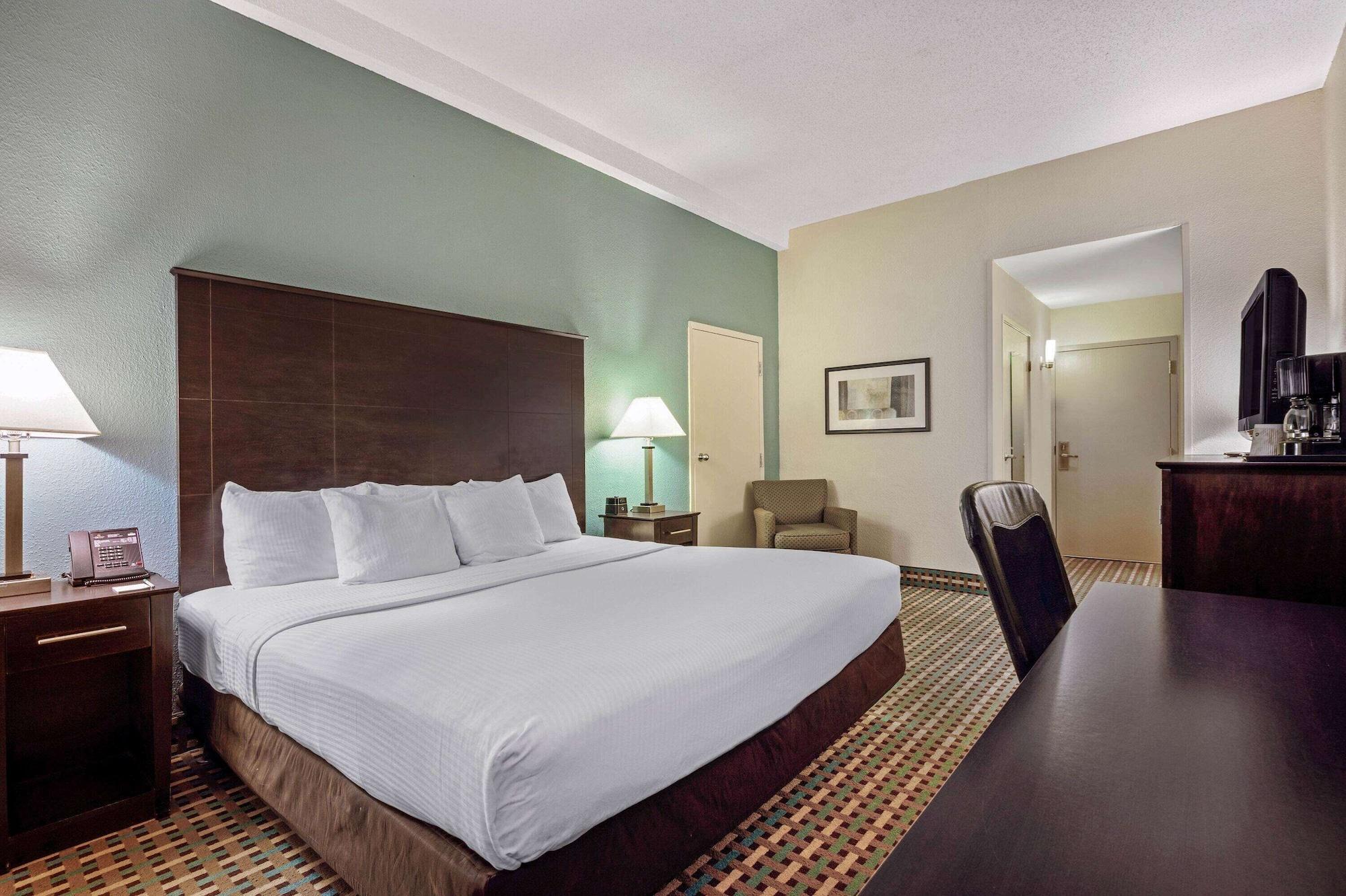 La Quinta By Wyndham Se Jackson Hotel Columbia