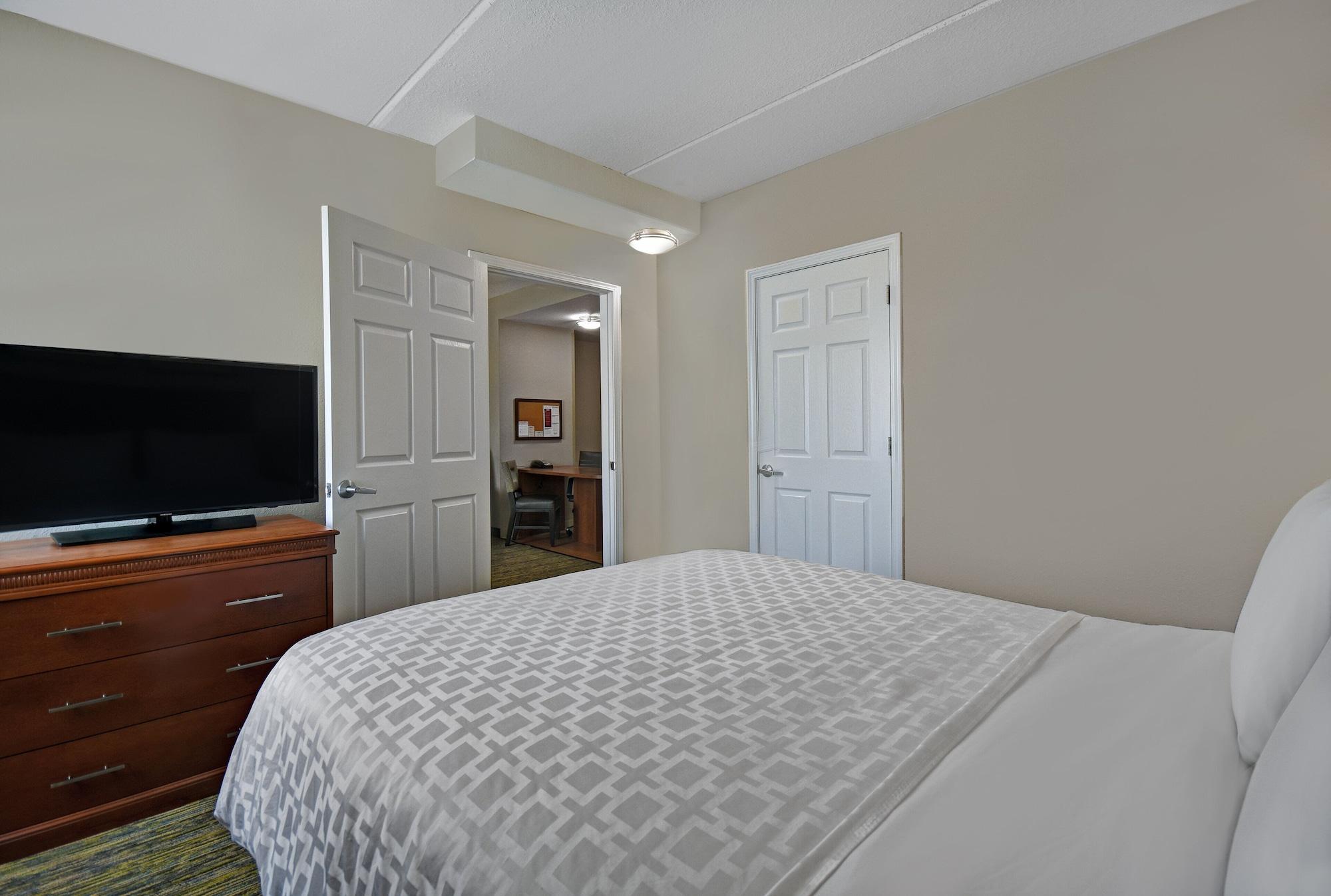 Candlewood Columbia-fort Jackson By Ihg Hotel