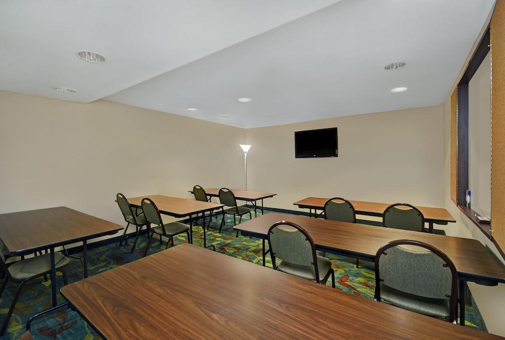 Candlewood Columbia-fort Jackson By Ihg