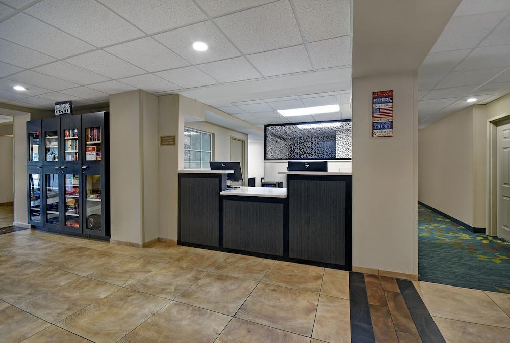 Hotel Candlewood Columbia-fort Jackson By Ihg