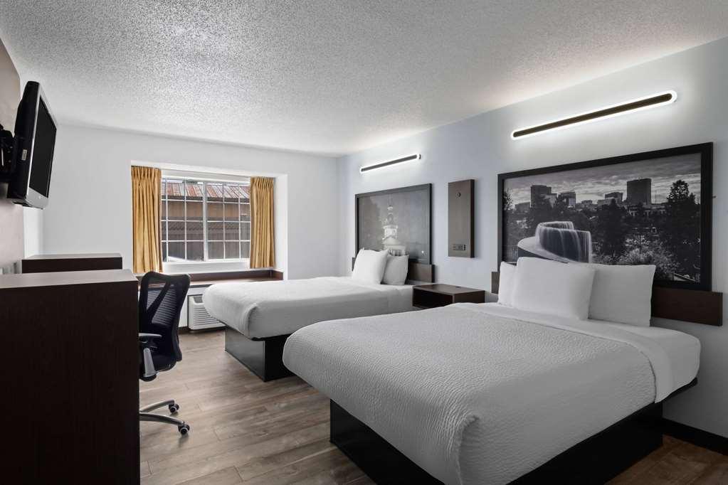 Super 8 By Wyndham Harbison/parkridge Hospital