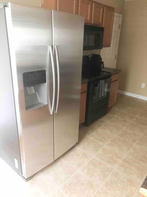 Beautiful Private Near Ft Jackson, Starbucks, Shopping And Dining!
