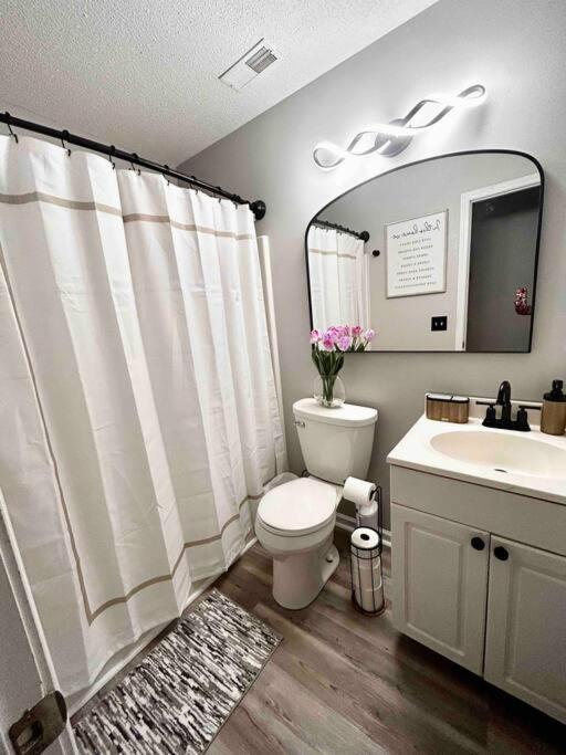 Holiday home 3br Convenient Retreat! *
