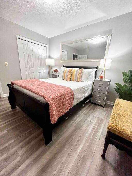 Holiday home 3br Convenient Retreat!